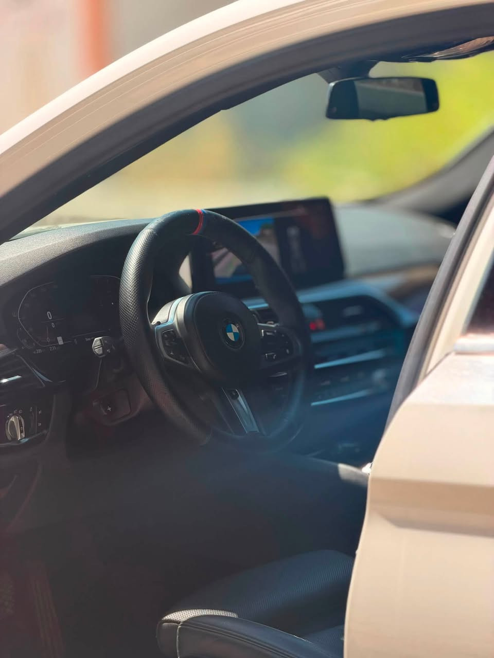 Bmw 540i 2021
السياره وارد امريكي حادثها فقط الداير مال جاملغ الخلفي وموجود السونار
ماشيه 55 الف
مواصفات ال540 معروفه
رادار امامي تنبيه خروج عن المسار
تحديد مسار
حساسات 360 
كيجات دجتل 
تدفئه كشنات
لايتات متحرك
السعر 360 ورقه 
مكانها حله شارع 40 
للاستفسار ***********
