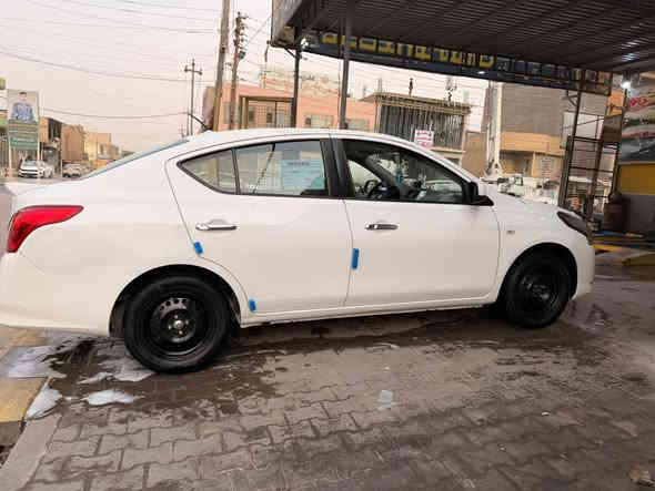 سيارة نيسان  سني (هندي) 2021 السيارة  رقم اربيل  انكليزي جاهزة من كلشي محرك كير حدادية تبريد  من كلشي جاهزه السياره بيها حالوب خفيف كلش بس  
مواصفات.!
حساسات 
يدات نيكل
مانع انزلاق
تحكم استيرن 
٥ ويل عادي  
 تايرات جدد
السعر :113 وبيها مجال  بسيط *********** اتصل
