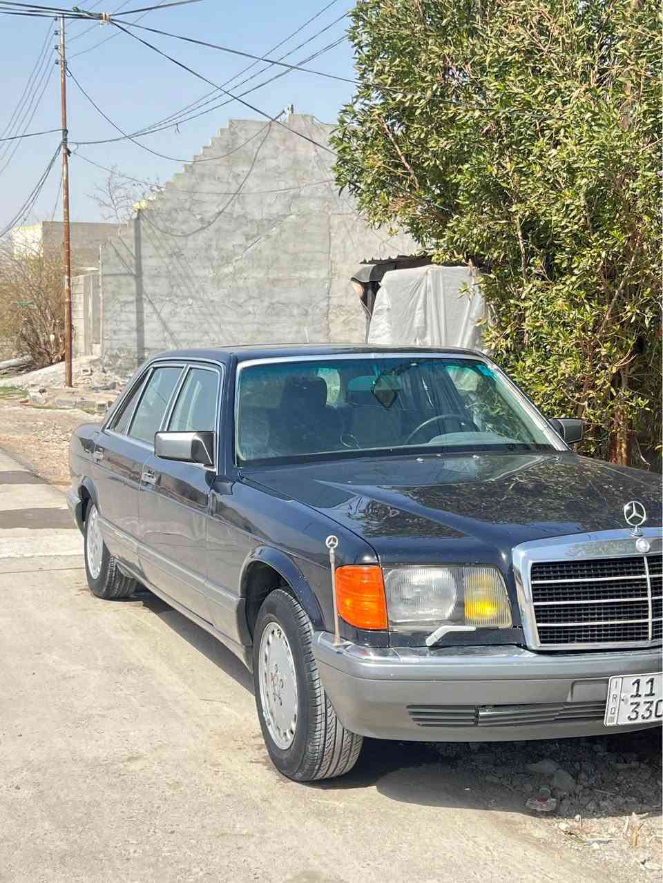 مارسدس جامبو موديل1988///560SEL
لون حبري 
*كفاله عامه من الصبغ عدا قطعه وحدة وبدون ضررر شرط 
*رقم بغداد  بأسمي هزة جديدة سنوية نهايه٢٦ 
*مكينه  وكير كفاله محور3000 ديلكو ( صار شهر من بدلت مكينه)
*تخم تاير
*حداديه اماميه خلفيه جديده
*تدفئة تبريد فول
*كشنات كهرباء
*ستيرن كهرباء
*بردة خلفية بلاد(كهرباء)
*تدفئة بالكشنات
*دبل هورن 
*سلايت
*ريمونت وسنتر لوك البلادي
*ادامه كامله من( تخم بلكات وتخم نوزلات وفيتبم كله جديد مبدل) 
*كهربائيات كلشي بيها يشتغل 
*ماناقصة اي شي الحمدلله
*للبيع او مراوس حسب القناعة السعر60 بيها مجال بسيط
*كل التفاصيل مذكوره اقراهن واتصل
 (ميعجبك تلكه الاحسن ان شاءلله)
*مكاني ديالى بعقوبة/*********** بغداد, العراق
