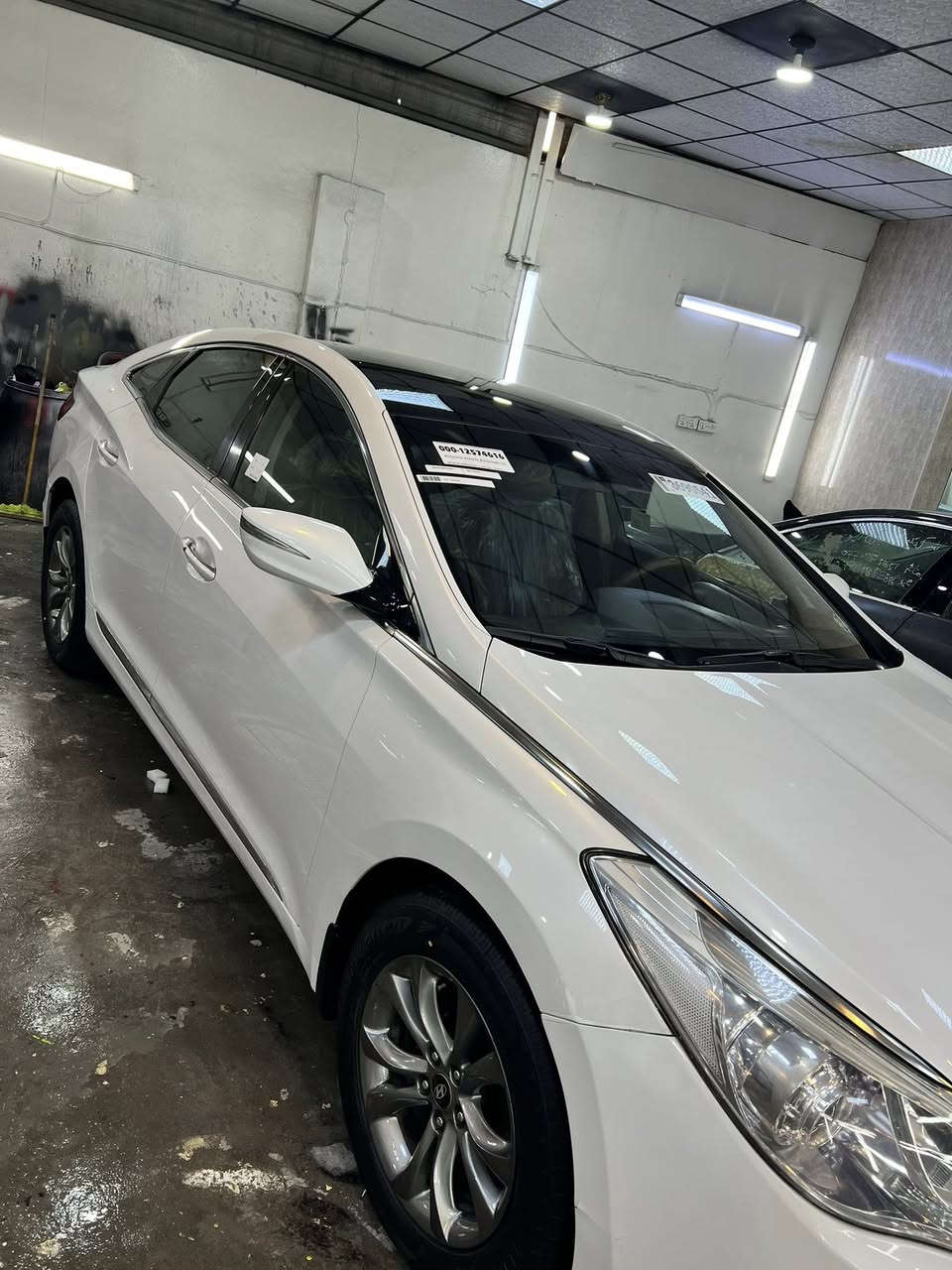 للبيع 
ازيرا 2014  Vip فوول فووول 
صبغ فقط جاملغ خلفي بدون دواخل او ضربه  
محرك حجم 3000 /V6 
ماشية 170 كيلو
محرك كير تبريد طخم شرط 
مواصفاتها👇🏻
بانوراما 
بصمة ابواب وبصمة تشغيل 
كشنات جلد وداخل قرميدي 
اشاير بالمري 
مري شفط
كشنات كهرب 
كشنات خزن ميموري 
شاشه كامره خلفيه 
ثلاث بردات بالسياره 
وبرده الخلفيه كهرباء 
حساسات خلفيه 
تبريد قطعتين 
تحكمات استيرن 
استيرن كهربائي 
شاشه ايباد فول تحكم موبايل 
بعد بيها هواي مواصفات 
سياره جاهزه ومايعوزها دينار مصرف 
رقم نينوى دولي باسمي وشرط التحويل 
مكان سياره موصل 

‭0773 284 2093‬

‭0751 082 9593‬
