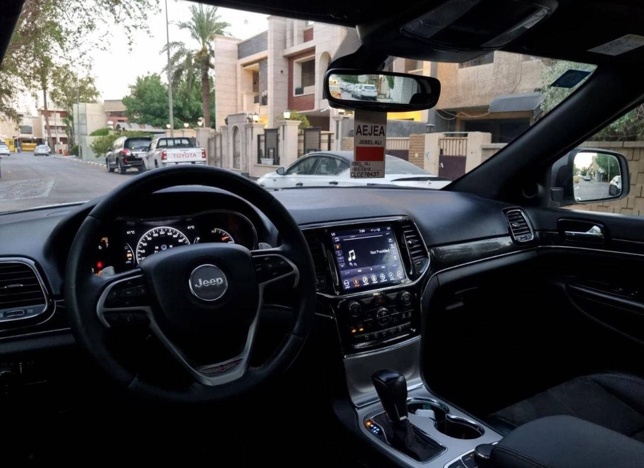 سلام عليكم للبيع فقط بدون مراوس
جيب ترايل هوك فئه مميزه جداً  

🛑موديل 2019 

🛑خليجي وكالة ليث العبيدي 

🛑فول الفول من كلشي 

🛑ماشيه 58 الف كيلو متر 

🛑بيها شبر صبغ فقط 

🛑السياره كير مكينه كفاله 

🛑مكانها السيديه 📍

🛑سونار مع الصور موجود تفاصيل كامله 

السعر 25.800$ وبيها مجال بسيط ومستحيل اكو هيج سعر بعد كلش مناسب سعرها 

للاتصال ***********
