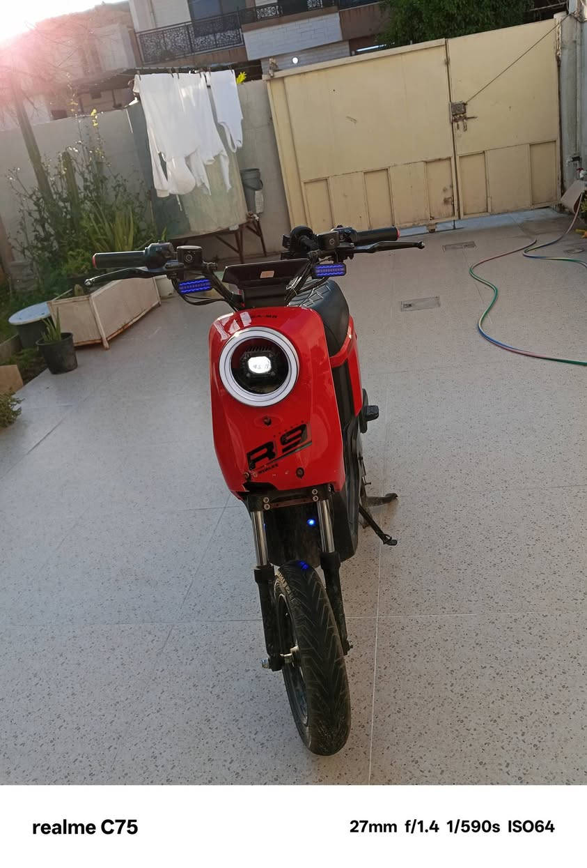 السلام عليكم دراجه شحن ار 9 معروضه للبيع فقط موديل 2024 بطاريات جديده مشاده شرط ماطوري ماطور اي عيب ما ابي شرط سرعته 99 اربعه نمره سعره 400,000 وبي مجال رقم تليفون ***********
