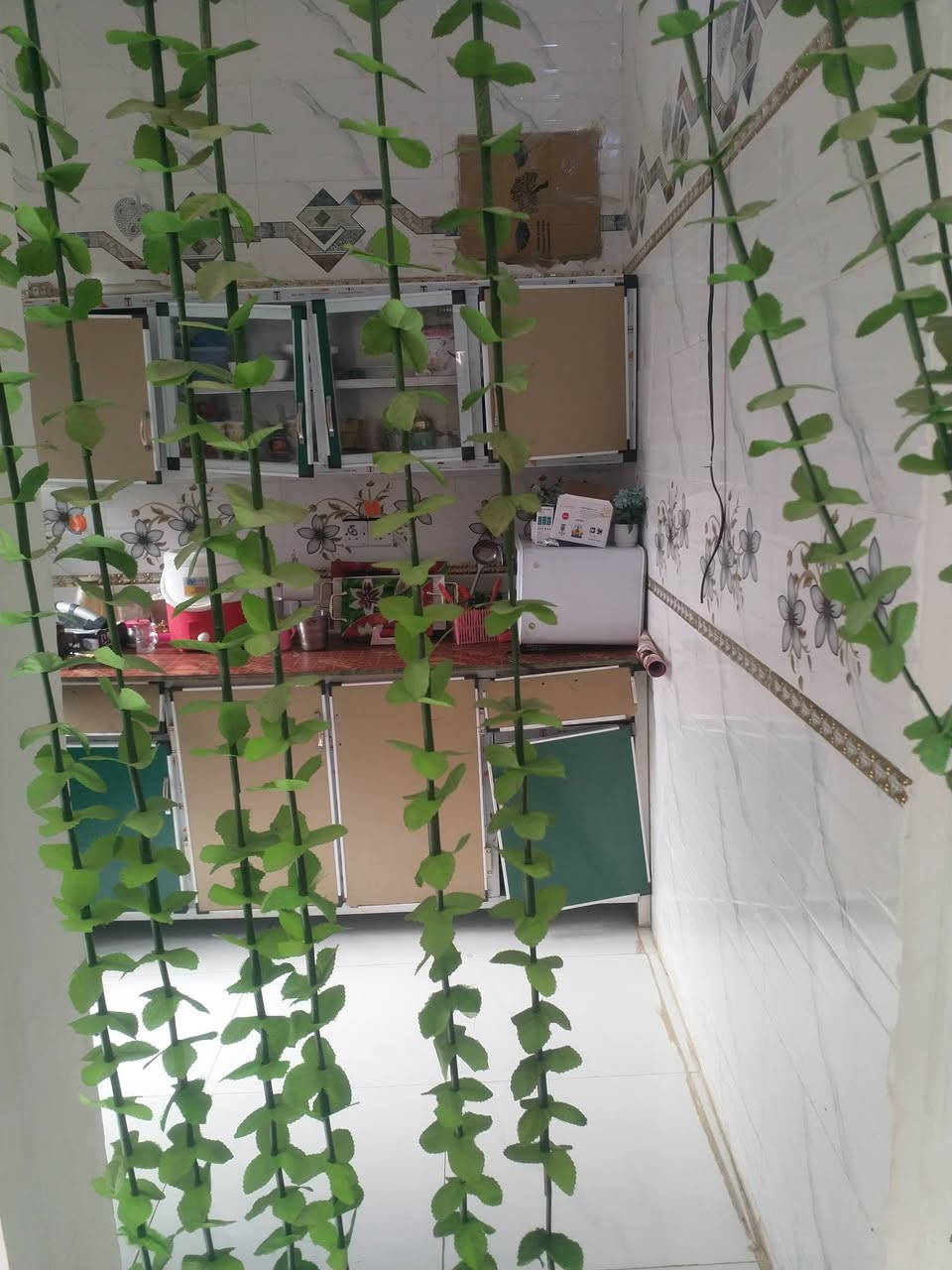 السلام عليكم.    بيت لبيع الواجهه  16متر. ونزال 13متر بيت كامل في حي السبل مجاري بلباب  يم المختار عالي عن شارع  غرفتين وصاله ودوانيه. وطارمه.  بناء جديد سعر المطلوب35وبيه مجال   الشراي هذا رقمي انه صاحب البيت ***********
