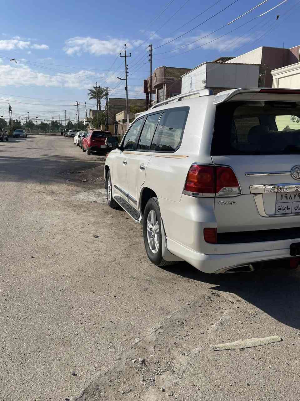 السلام عليكم عليكم 
لاندكروز للبيع بريم فول مواصفات ماشية 180
السعر 355 وبيها مجال حك الجية مكاني الحسينية مال راشدية رقمي ***********
