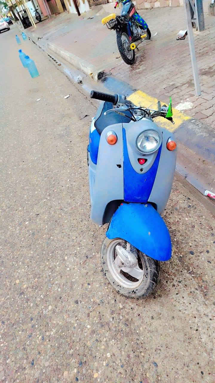 سلام عليكم عبد الحليم للبيع دراجه حلوه ناعمه لايت شغل بس يحتاج باتري سعره اب 175 بيه مجال الشراي يخابر ***********
