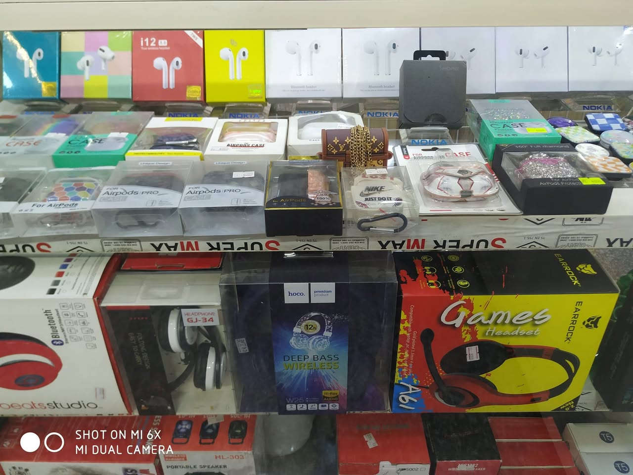 محل موبايلات متكامل للبيع
محل في حي التحدي على الشارع العام الواصل الى محطة الغاضرية
محل متكامل ومجهز بالاثاث والمواد واللوازم الخاصة بالموبايلات مع بعض الموبايلات المستعملة والجديدة واجهزة اخرى مثل الراوترات والستلايتات و وغيرها من الاجهزة والاكسسوارات الاخرى الخاصة بالموبايلات مع اجهزة بيع رصيد وطابعات ملونة عدد 3 وجهاز كبس هويات وسبلت وثلاجة وقطع اعلانات للمحل عدد 5 وفاترينات عرض المنيوم وميز وعدة صيانة مع اجهزة متكاملة وبوردات خشبية مع هوكات تعليق الاكسسوارات
المحل يعمل وشغال وزبائنه بكثرة والحمد لله يعني تفتح ثاني يوم مباشرة وتشتغل ما تنتظر يصير عندك زباين او معاميل ... وان سبب البيع هو التعيين وعدم التفرغ
للاستفسار اكثر عن التفاصيل والسعر الاتصال على الرقم *********** اكرر المحل للبيع لعدم التفرغ وليس تصفية كربلاء, العراق
