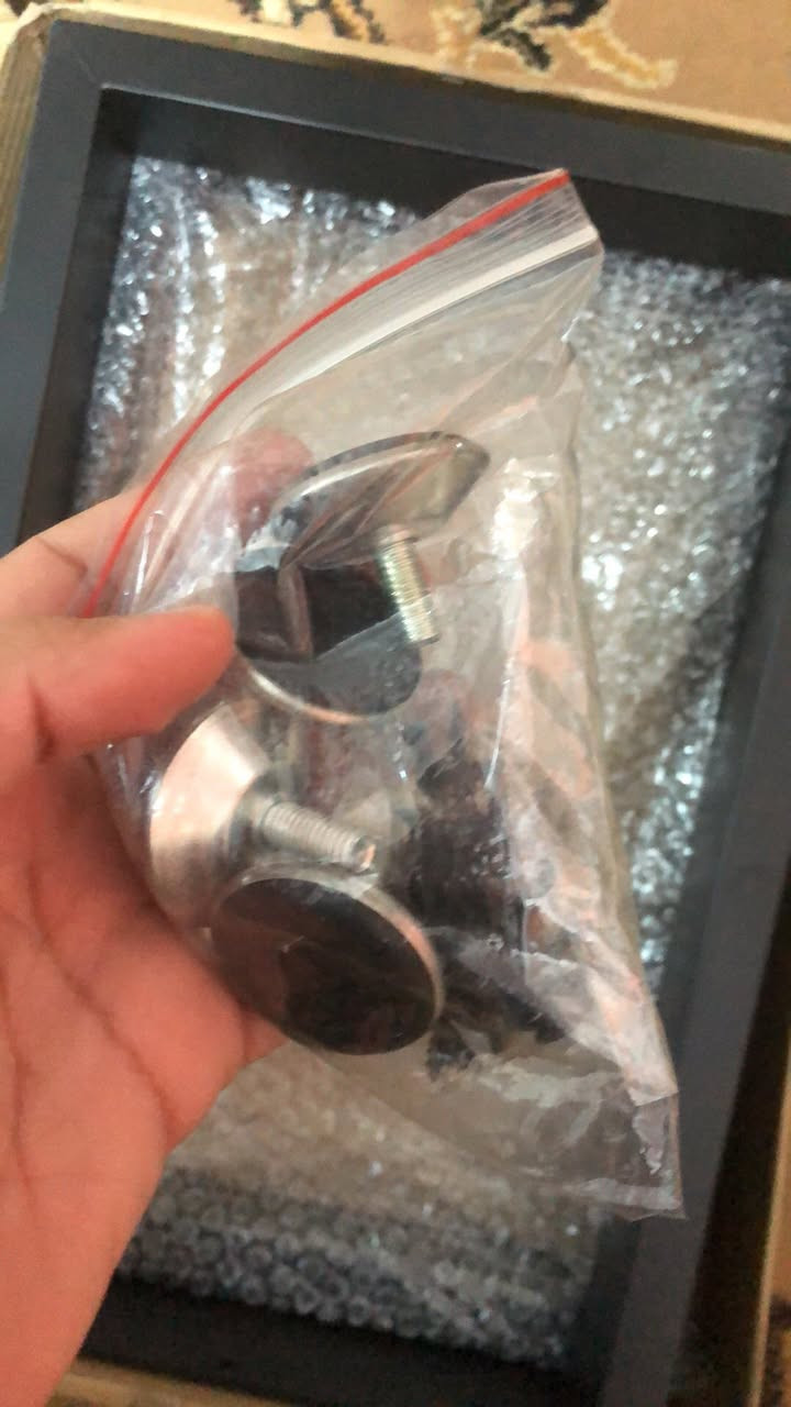 قطعتين معدنية تصير طبلة وتصير كرسي حسي الي تريدة كاملة مع محتوياتها الي بالصور
انطي سعر والف عافية


**إذا كنت صاحب هذا الإعلان وتريد حذفه لأي سبب، رجاءا أرسل رسالة إلى الدعم الفني**