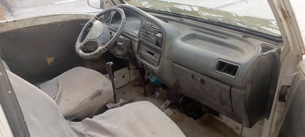 فاوه مو ديل 2006 مكفول محرك كير أكسل بشرط كهربائي بشرط اي نقص مابي منفيس عه سلي اورق كامل تسجيل مرور ***********
