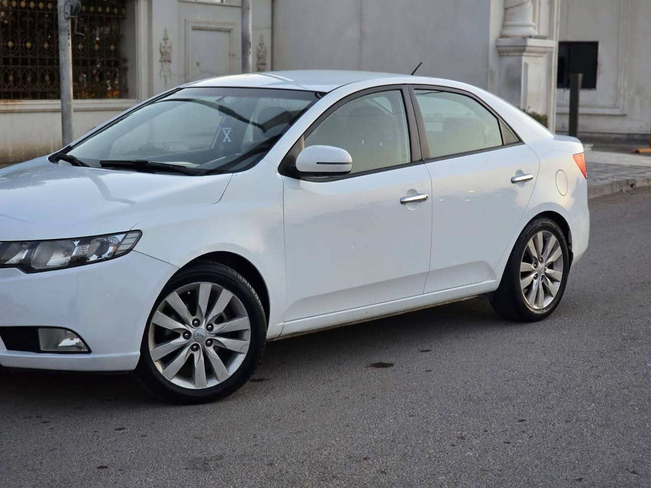 السلام عليكم
للبيع كيا سيراتو موديل 2013 رقم اربيل شرط التحويل 
السياره مكفوله ضربه صبغ تبديل 
المواصفات 📌 ماشيه 187 
محرك 1600مكفول/كير6 نمر/شفتات بالاستيرن/5 ويل كب/ دشبول ليزر/دسك امامي خلفي/سدادات نيكل داخل وخارج/حساسات خلفيه/ حاكيه-بلوتوث-اوكس/
ملاحظه📍 /السياره بدون نقص حداديه امامي خلفي جديد 🆕 تايرات جديده 🆕
مكاني بغداد قرب مطار بغداد
السعر 106 بيها مجال كلش بسيط 
رقمي ***********
