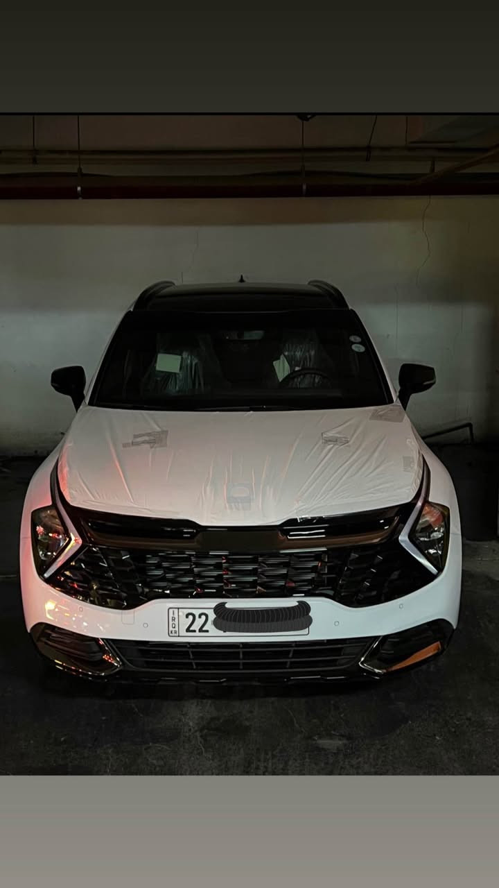 KIA - SPORTAGE - 2024 
- كــيــا ســبــورتـــج / ٢٠٢٤ / خليجي / بلاك ايديشن 
- استـــیـــراد خــاص / premium edition 
- مــــاشـــي / ٦ الف فقط زيروووو 
* سعر / ٢٣٩ ورقة 
- مـــواصــــفـــات / فـــول فــــول vip - بانوراما - 
ميحتاج وصف 
- ستيكرات وكالة ممشلوعة و باقية 
- رقـــم / اربـــیـــل بسمي شخصياً 
- مكفول من كل شي دعامية لدعامية 
* مكان / اربيل - سرداب مجمع - 
* رقم تلفون / 
واتساب / ***********
اسياسيل/ *********** أربيل, العراق
