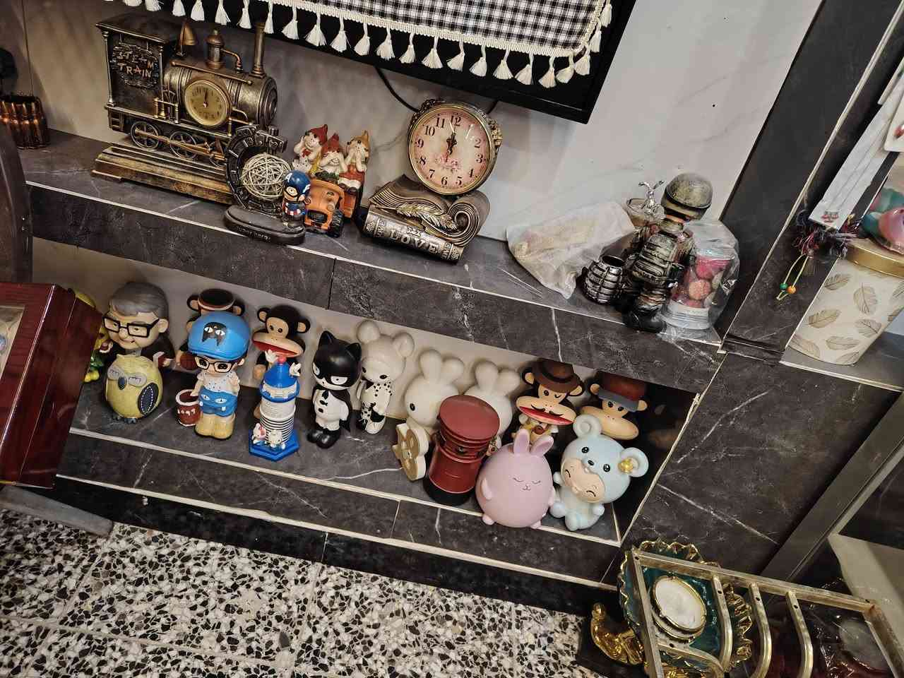 سلام عليكم عندي غراض تصفيت محل بيع شلع لحد يطب وكول ريد هاي وهاي بيع كلهن شلع وخير من الله بيهن غراض كلهن جددمن ملابس حذيه جنط تراكات شحاطات نساء هاذه رقمي. سعر ثلاثه ملاين وميتين       3200     ***********  بي واتساب
