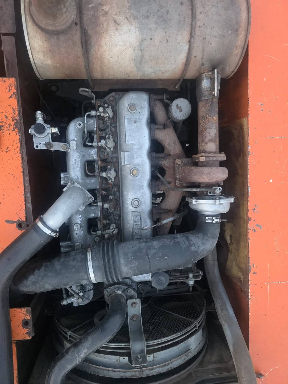 سلام عليكم حفارة 2006 ايلصي ثمن رولات مكينه لا صرف لا بخار حداديه نضيفه  رقم ***********
