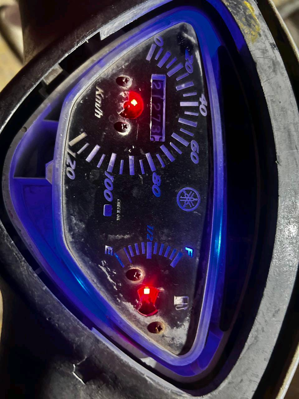 السلام عليكم


ماكس عدله لون ابيض بلادي

موديل 2006

مفتوحه (مبدل ولفات فقط)

دراجه تشتغل سلف +هندر

كفرات بلاي مو تجاري

كاعيه مختمه وي كفر

قبق جنطه مختم 

كهربائيات شغاله كلها


عايزها فقط عداد


مكاني ديوانيه إسكان قديمه قرب جامع طالب شيال أو مستشفى الحسين الأطفال اتصل على رقم *********** 