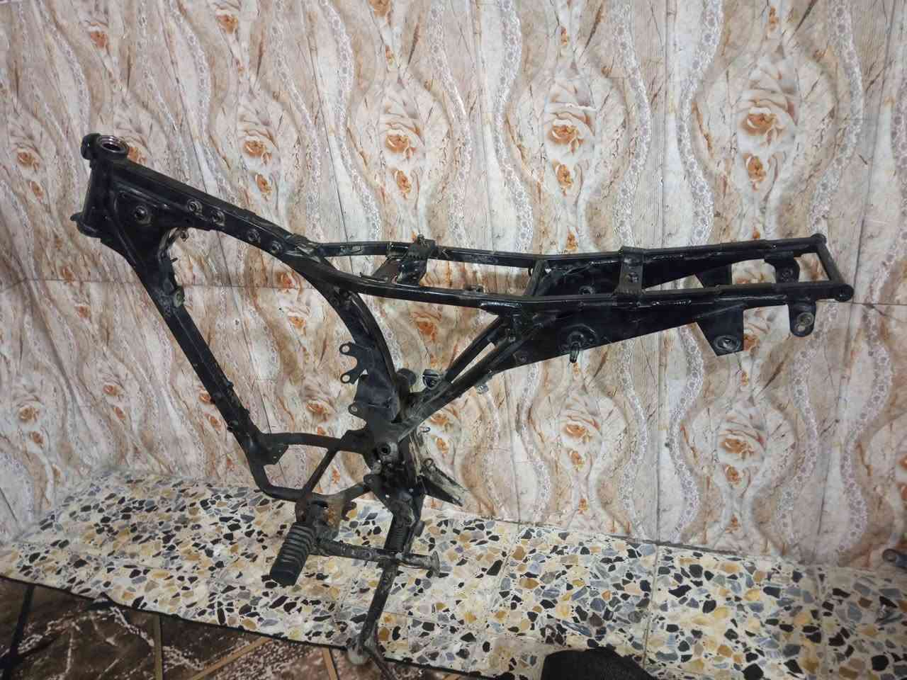 السلام عليكم شاصي بوكسر تفصيخ بدون اوراق مكفول من السرقه ومن الضربه  للبيع مكاني بغداد الشعله ***********
