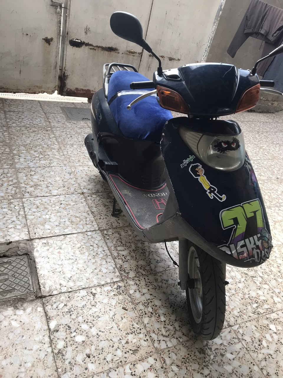 دراجه سبيسي للبيع عوزهة فقط صالصنه مالته طاكه بريك خلفي امامي شغال كهربائيات شغاله  مكينتهة. ناعمه عوزها بس صالنصه تريد تبدلها تريد تلحمها بكيفك دراجه كلشي ما عوزها السعر ١٧٥ المكان واسط النعمانيه الاستفسار خاص اول اتصل ***********
