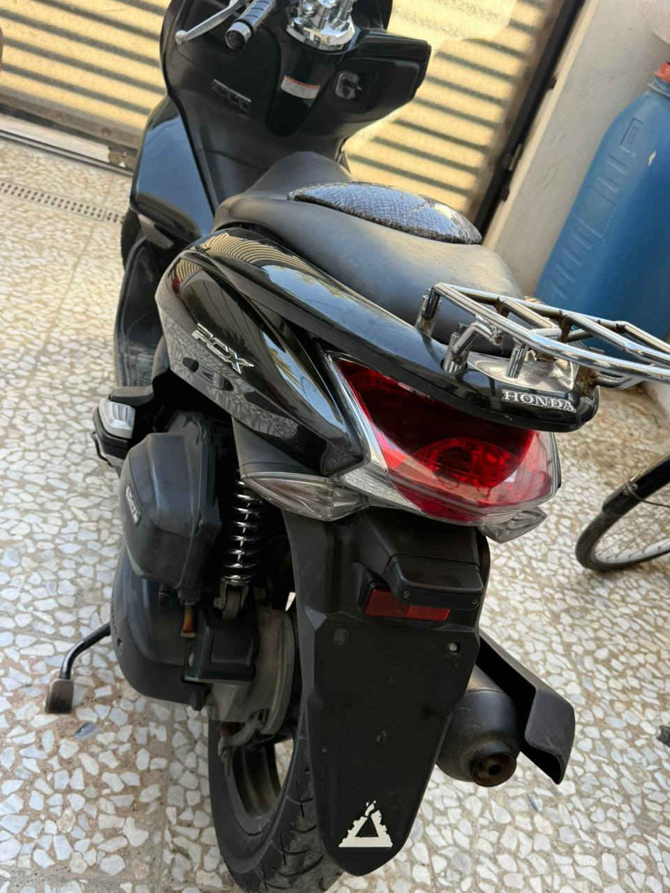 سلام عليكم شباب دراجه بي سي اكس جيل اول JF يابانية شوته طويله مواصفات 150 حساس ازدحام حرف A ستان كهربائي لايت زنون اصلي تايرات جدد دراجه كلش نضيفه وحلوه بيه  ملاحضه بسيطه بل كفر اليمنه لباقي كفاله عامه مكاني بغداد عارضها ب13 وبيه مجال قليل رقمي ***********
