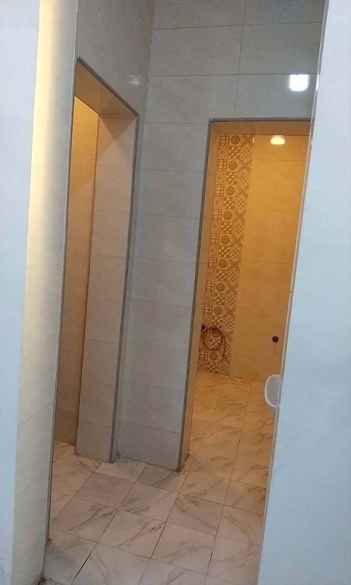 دار للبيع المساحة ٢٠٠متر بناء حديث طابق ونصف مطلوب اسكان تسديد الشهري ٣٥٠ام هليل الثانية للاستفسار على الرقم ***********
