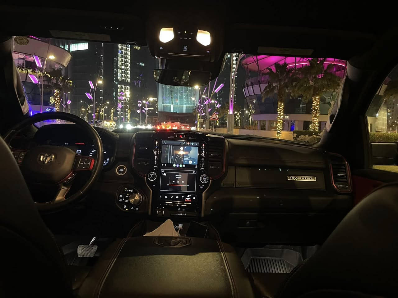 دوج رام RAM دخول جديد 
الموديل: ريبيل REBEL 
سنة الصنع: 2023
المحرك: 8 سلندر هيمي  5700 etorque
ناقل الحركة: اتوماتيك 
عدد الميال:26,000 mil مايل 
صورة الضرر مرفقه مع المنشور 
———————————————
مواصفات:
عدادات الكترونية
شاشة كبيرة
 امكانية تعديل ارتفاع دواسات البنزين والبريك
مقاعد كهرباء و خزن
تشغل عن بعد
مثبت سرعةً
مقاعد تدفئة 
داخل سيارة اسود و احمر 🔴
ستيرن تدفئة 
كاميرا خلفي 
مقاعد جلد 
المرآة كهرباء و وتضليل كهربائي
نظام دفع رباعي او تو ويل
ضواء زنون اضائة ليد LED
سمعات البين 
قيس الاطارات 20 إنش 
غطاء البودي موجود اصلي اجا وياها من امريكيا
———————————————
السعر :38500بيها مجال 
سيارة جاهزة من الهزة والتحويل
—————————————
سيارة موجودة بتكريت
***********
