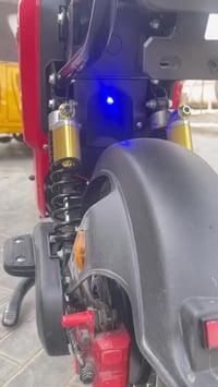 دراجه R8 نضيفه حيل وغراضه كله موجوده350 وبيه مجال  07704069443