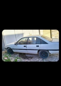 أوميغا 1990 • نظيف بلا عيوب • مكينة 2.0