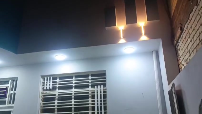 السلام عليكم يوجد لدينا بيت في حي الميلاد الجديد بسم موضف بلديه باقي ٤٧ بناء درجه اولى للبيع والسعر خاص الراغب بالشراء الاتصال ***********
