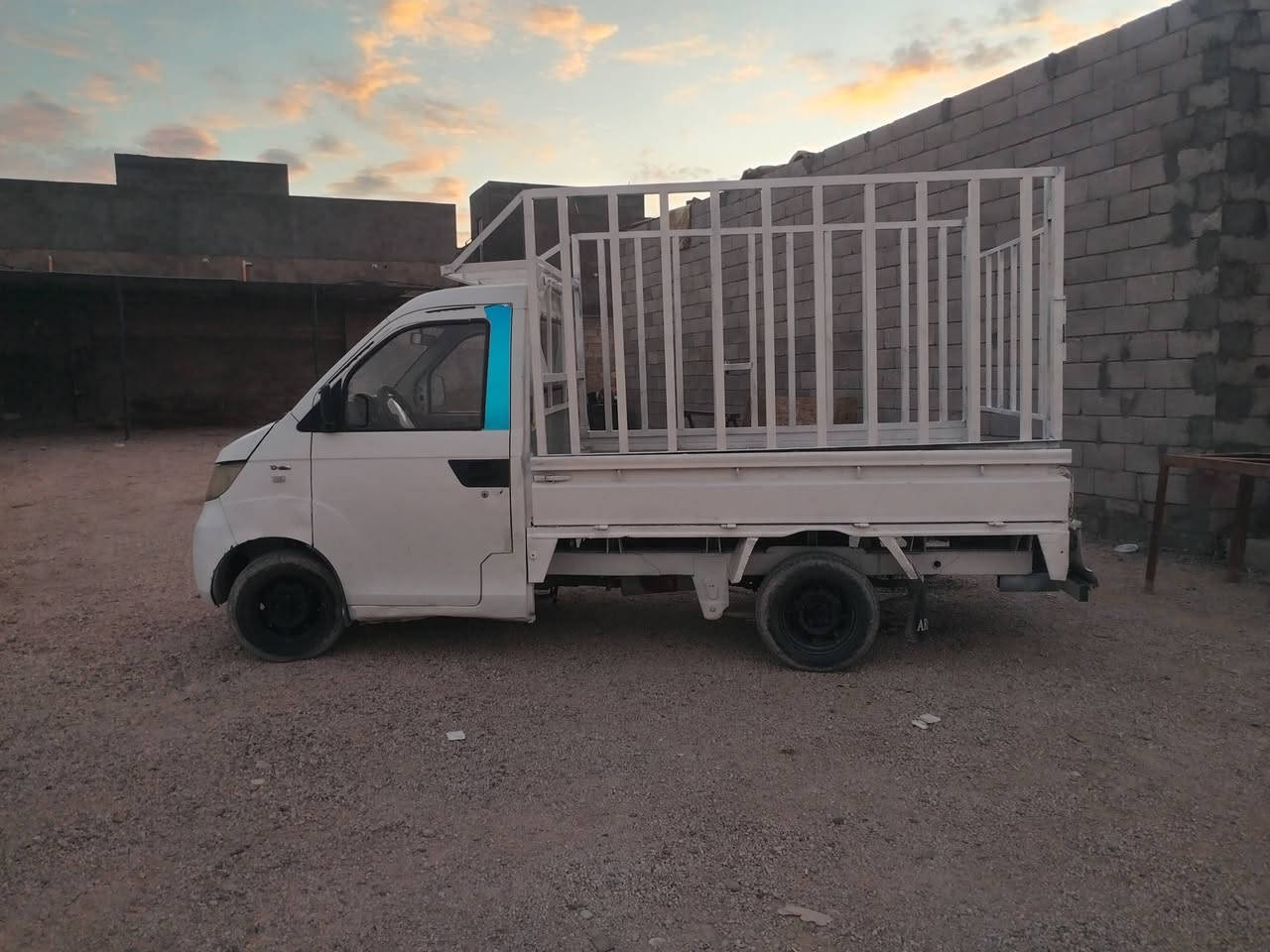 سلام عليكم   سياره شيري للبيع 2011   سنويه ساقطه  تخم تاير جديد كير ومحرك جديد  السعر 28 وبي مجال    ***********
