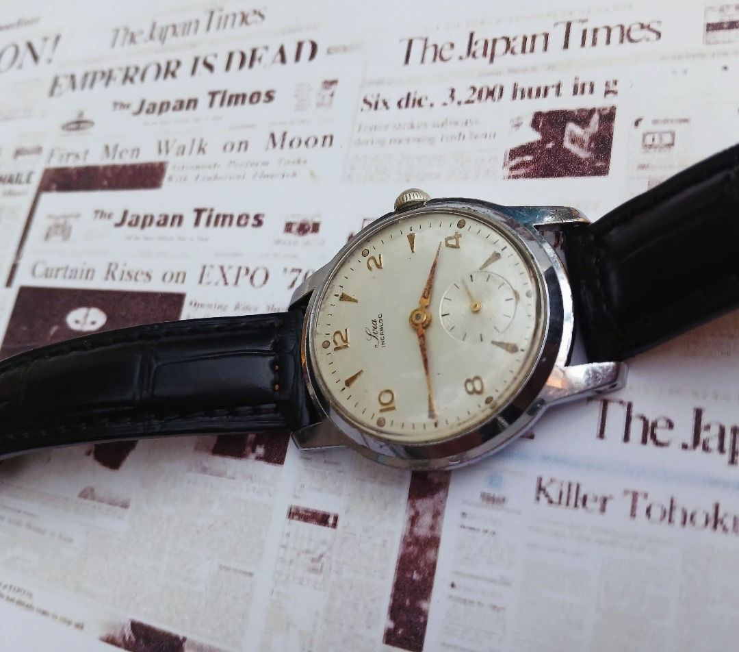 السلام عليكم 
Svea Vintage 1950s 🇨🇭
سويسري اصلي 

INCABLOC مقاوم للصدمات 
سنتر ثواني منفصل 
القطر 33mm
محرك ميكانيكي نصب تكويك 
سير جلد اصلي 
دزاين مشابه للاوميغا حقبة الخمسينات من القرن الماضي 

للمهتم بالشراء اكتب تم يجيك السعر خاص


**إذا كنت صاحب هذا الإعلان وتريد حذفه لأي سبب، رجاءا أرسل رسالة إلى الدعم الفني**