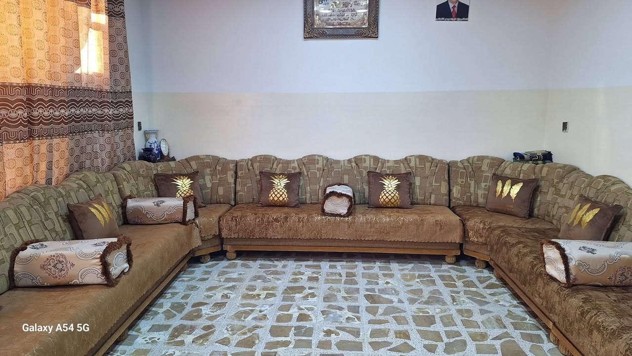 دار ركن للبيع 🏠
الموقع /حي الاعلام قرب مدرسه السنابل للبنين👌👌
المساحه/١٦٢ متر 
الواجهه/١٣ متر 
ط١/غرفتين نوم +هول+مطبخ+استقبال +مشتملات
ط٢/ثلاث غرف نوم+سطح ناصي+سطح عالي
سند ملك صرف شرط التحويل باسم صاحب الشرعي📄
للإستفسار الاتصال بالأرقام التالية 
📞📞***********
📞📞***********
يوجد واتساب علئ رقم الاسيا 
او مراجعة مكتب الاحسان المركزي الكائن في سايدين حي الاخاء مقابل مجمع نادي نينوى الرياضي ومجاور النور للتسوق أهلا وسهلا
