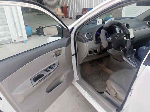 Byd g 3   2014 
مزاد داخلية كتاب ترقيم  و وكالة عامه باسمي 
سياره كامله مكملة  حدادية صدر مكينة وكير مكفولات   راديتر جديد صدر جديد 
ماشية 66 الف 
 السعر 50 بيها مجال 
للاستفسار 
***********
