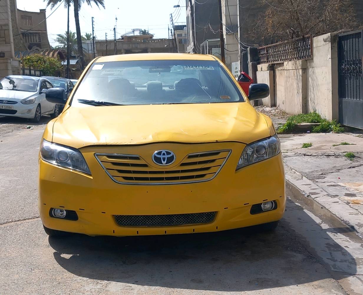 السلام عليكم ورحمه الله عيدكم مبارك كامري موديل 2008 وارد امريكي محرك 2400 جير محرك مقفولات مكانها بغداد حي الجامعه سياره يراد لها شويه ترتيب السعر 50 بها مجا