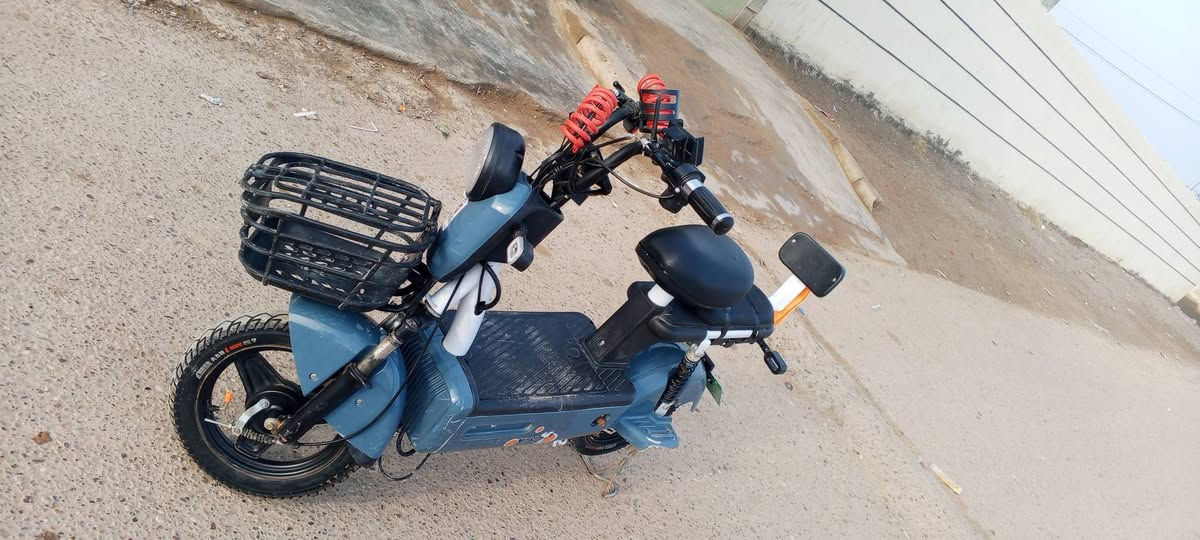 بايسكل شحن حجم 14 للبيع او مراوس ب تلفون اتصل ***********
