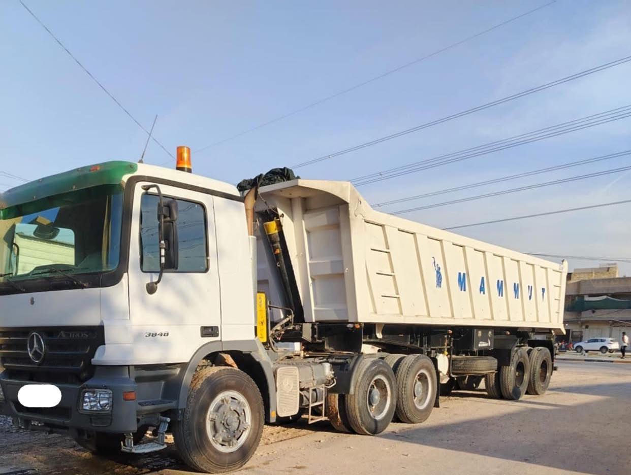 السلام عليكم للبيع نساف اكتروس موديل ٢٠٠٤ مسجلة ٢١ مكينة كير كفاله السيارة بلادية مكانها بغداد *********** / ***********مكلف بنشر الشراي يتصل
