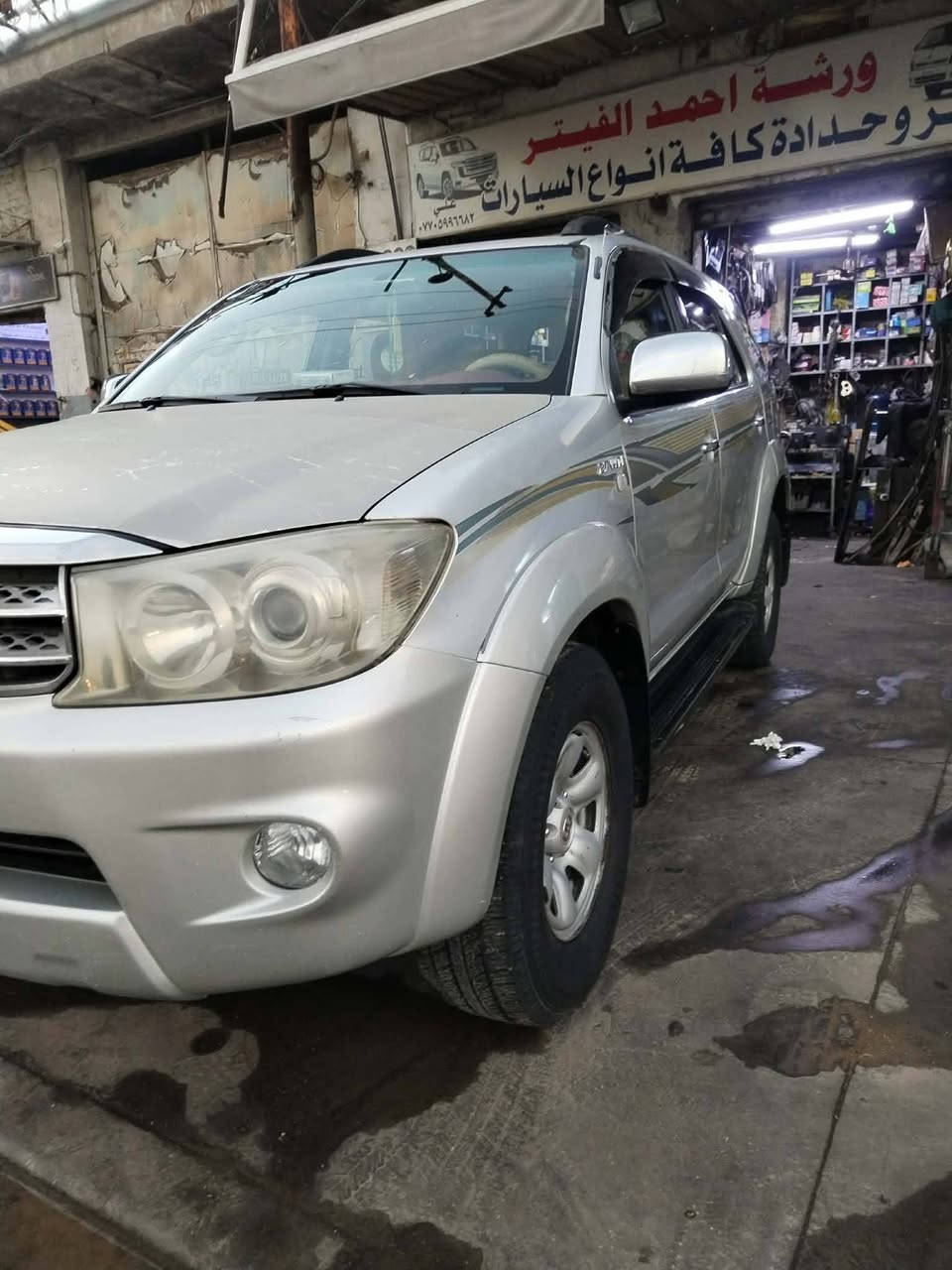 السلام عليكم 
سياره للبيع تيوتا فوردجنر موديل ٢٠٠٩
السنويه مشروع وطني السقوط ٢٠٢٨ 
محرك السياره اربعه سلندر ٢٧٠٠ 
لون السياره سلفر رصاصي
السياره حداده كله جديده صدر جديد 
التيارات السياره هم جديده 
السياره مكفول كفاله عامه 
من عدا الدعاميات مصبوغه 
السياره ماشيه ٢٩٠٠ ألف والسياره مال جاي 
العنوان صلاح الدين قضاء #الدجيل
السعر 140 ورقه وبيه مجال للطيبين 
الرقم للاتصال ***********
