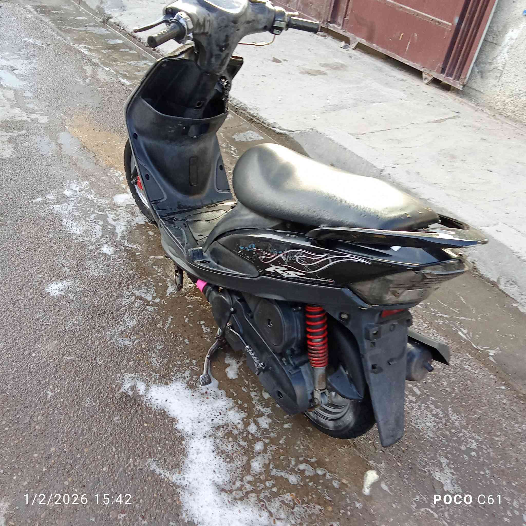 السلام عليكم دراجه ماكس للبيع بوشه 49 العنوان بغداد منطقه العبيدي الرئاسه شارع 20 سعر 600 وبيها مجال تواصل رقم الهاتف***********
