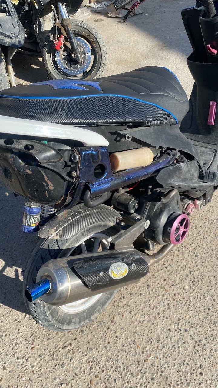 عدله للبيع دراجه تعمير بيها هواي غراض شلعه ومعدل دراجه تخبل ناعمه نكره سلف بكل وقت تزويدها موضح بلفديو وصور سعر ٥٥٠ وبيها مجال قليل مكاني بياع حي الشهداء ***********
