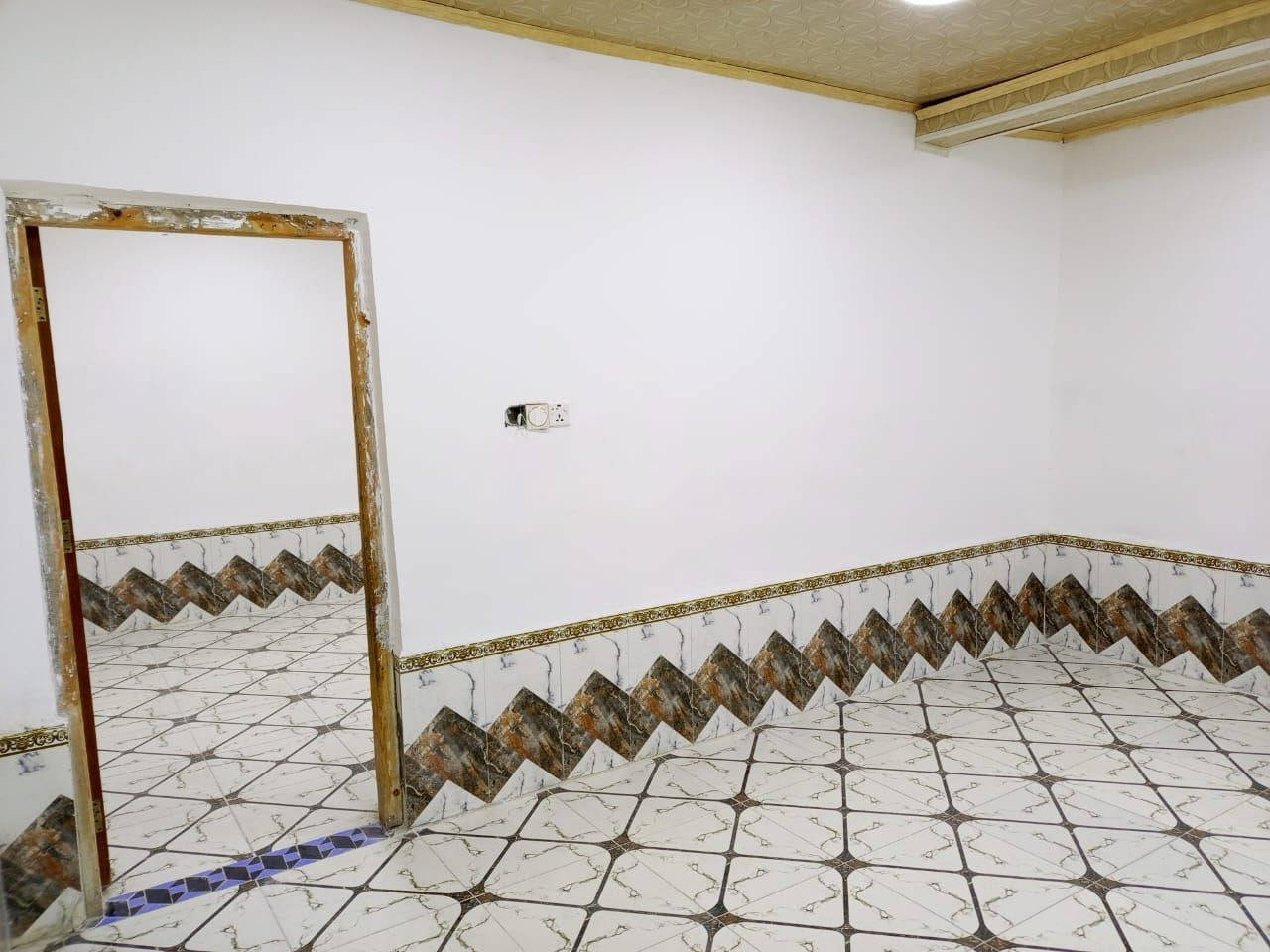 بيت   للبيع

المساحه - 100م خلفي
السعر  - 90
العنوان - حي اور الثانية  
تفاصيل البناء - طابق   عكاده 
ط1- غرفه+صاله+استقبال+مطبخ+صحيات 

للمزيد من المعلومات يمكنكم التواصل معنا 
على صفحة الفيس بوك ( المثنى للعقار) 
او الاتصال على الرقم التالي 
*********** ابو سيف
*********** ابو سيف 2
للمزيد من العروض الدخول على الرابط
https://web.facebook.com/groups/353423759199621
او قناتنا على اليوتيوب
https://youtu.be/wNJnyaBvaoU ناصرية, ذي قار
