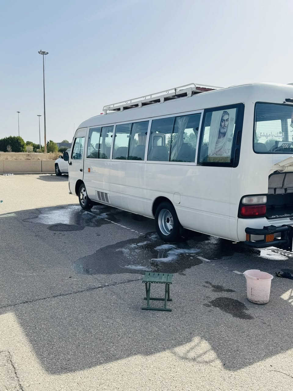 السلام عليكم
كوستر 2014 للبيع 
جاهزه لاخير قلاب ستاركس تبريد محور
ميكانيك كفاله سنويه لل30 مصفره من كلشي خط وبحث جديد خطه بغداد كربلاء 
فقط بانزين ما محوره غاز مكفوله ماعدا رشتين صبغ بسيطات جدا 
مكاني ناصريه 
الاستفسار ***********
***********
