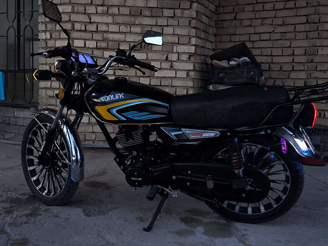 السلام عليكم ورحمة الله وبركاته
دراجه أيراني سيفان محرك 200cc❤️‍🔥

موديل 25

دراجه مبين نضافته ب صوره 

كلشي شغال بيه دبل بصمه 

لايت عالي ناصي. ورماش

اخت زيرو  
اوراق كامله
السعر830 بيه مجال بسيط للشراي 

هـ/ ***********

رجائن لموشراي ليتصل فضلا🫶🏻
