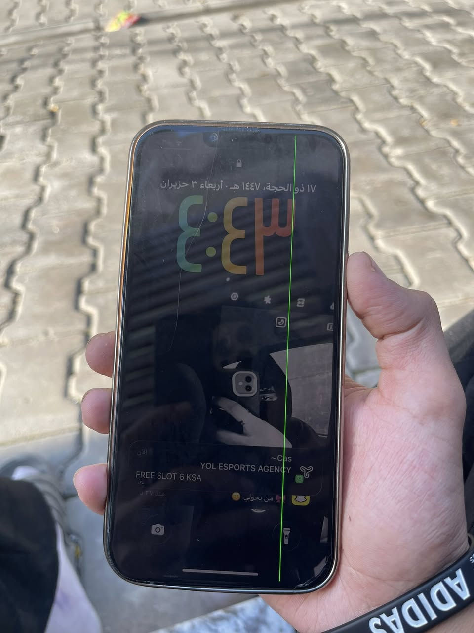 ايفون 13 برو ماكس ذاكره 256 مبدل شاشه اصليه وبطاريه اصليه كلشي شغال بل جهاز والضهر مكسور وخط بل شاشه السعر 300 وبي مجال ***********
