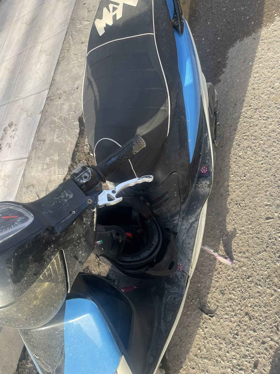 سلام عليكم من رخصة الادمن مع تحياتي اله ماكس عدلة فقط مبوشه للبيع احجيلكم الصراحه الدرلجه حاليا ناقصها فقط ضفيره شغاله لايتات عينه اشاير بس صار طبك بالضفيره لان تعبانه وطفن وعلى شرط ما محتركات بس طفن  لان الضفيره تعبانه الدراجه هندر واحد كزوز رياضي صوت طرب مستعجل على بيعتها بسبب القصط مال الكلية شاهد الله لو ما القصط مابيعا لان فايدتني شغلي بعيد وروح بيها متواجد فقط واتساب ***********
