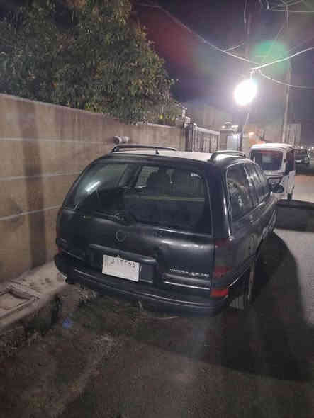 السلام عليكم سيارة اوبل
موديل ١٩٩٨
سياره نضيفه حلوه اي قطعه ممبدله 
كيرها جديد 
محركهة ٢٠٠٠ 
رقم تلفون
***********
***********
سعر ٤٥ بيها مجال قليل لان ولا قطعه مبدله على وضع شركه 
مكان الدوره شارع 60
