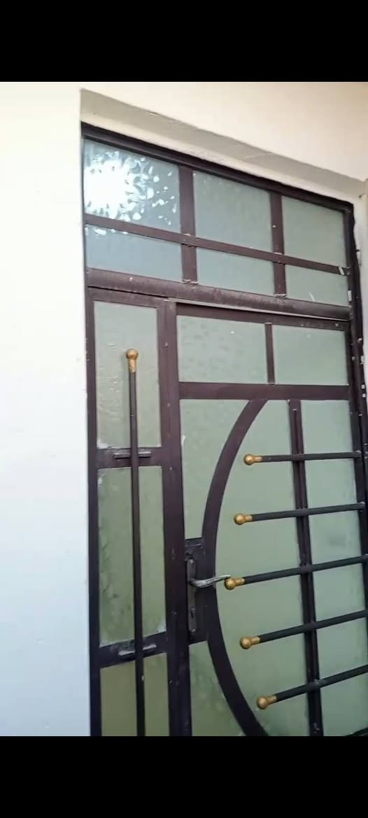 دار للبيع ٧٦م كميره قرب جزيرة بغداد السياحيه طابو زراعي سند٢٥طابق واحد قريب السوق هاتف
‏‪0771 802 8355‬ يوجد واتساب
