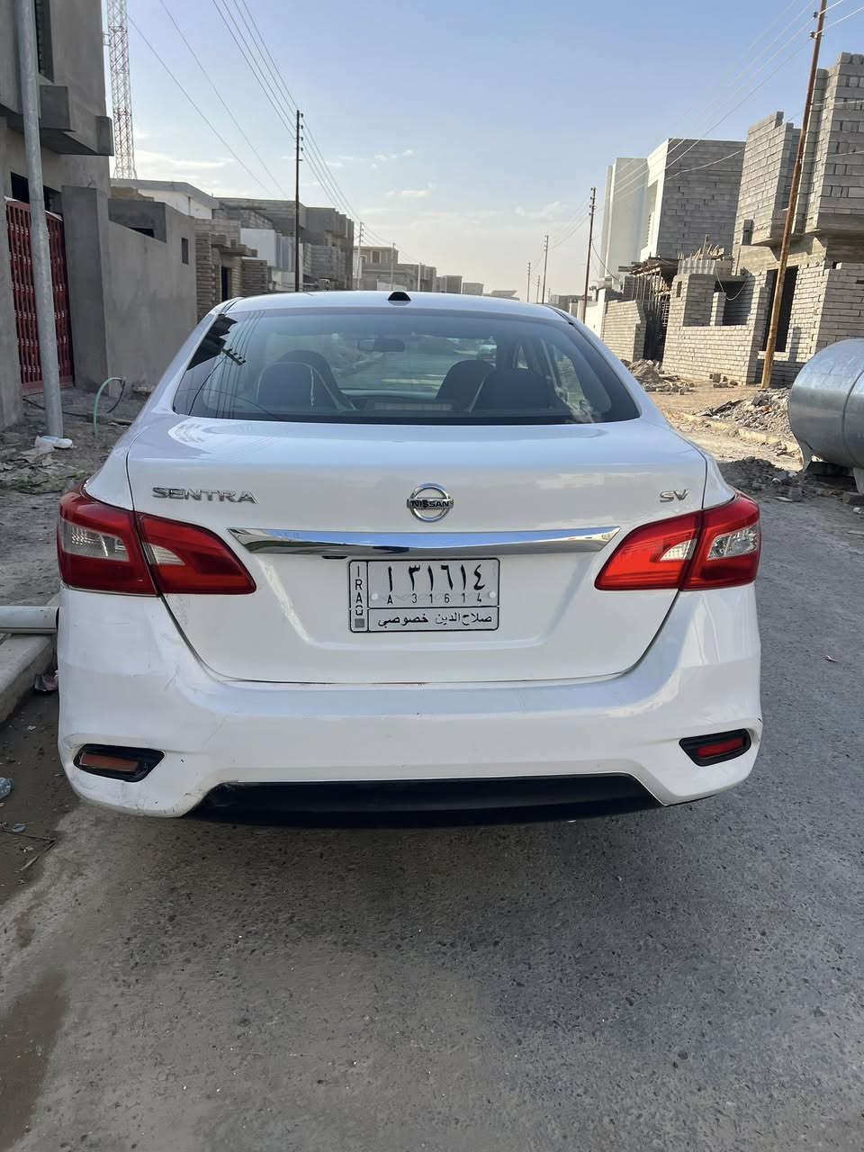 نيسان سنترا 2019 وارد امريكي مواصفات sv ضررها الجاملغ الخلفي اليمين وبيها بابين اليمين كلير من امريكا وبيه رصعات خفيفه  كير ومكينه 
رقم صلاح الدين وصاقطه السنويه يريدله تجديد
مكان السياره صلاح الدين سامراء
رقم هاتف ***********
السعر 100 ورقه وبيه مجال
