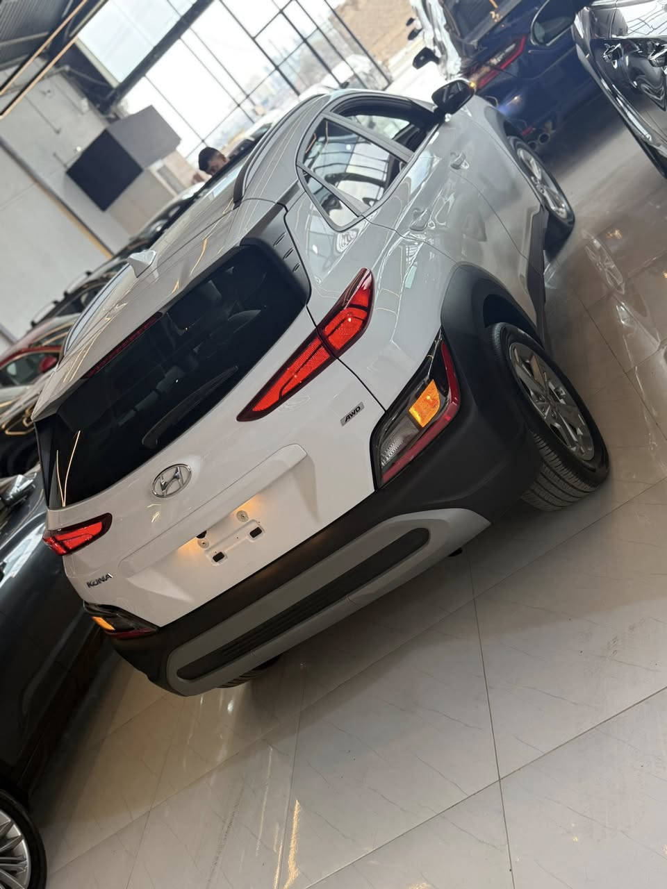 🚗 للبيع: هونداي كونا 2023 وارد امريكي 
📍 مكان السيارة :  موصل مدينه المعارض الجديده 
معرض الركن الذهبي 
موقع المعرض 🔽
https://maps.google.com/?q=36.342819,43.198521
📞 للتواصل: واتس اب    ***********
                                              *********** 
🛠️ المحرك: 4 سلندر 2000 دوووش 
السعر بلاااااااش💥🔥😳 143$🔥
⚙️ المواصفات:
• بصمه تشغيل بصمه ابواب 
• سلايد 
• شاشة كبيرة وكاميرا
• CarPlay و android
• تحكمات ستيرن
• أوتو ستوب
• قيادة ذاتية
• تحديد سرعة وتحديد مسار
• رادارات أمامية وجانبية وخلفية
• مثبت سرعة
• مانع انزلاق
• 3 انضمة قيادة

⚠️ أضرار السيارة:
• جاملغ وبوند 
بدوون دواخل ✅
• بدوون ايربك ✅

📌 تفاصيل إضافية:
• السيارة رقم اربيل جاهز 
• لون السيارة ابيض 🤍
• الكير والمحرك بحالة ممتازة – شرط الفحص
• صدر وخلف "بلادي"
• الرادار وحجر البيئة والكزوز  كلها أصلية
• السيارة بحالة ممتازة وبدون مصاريف
