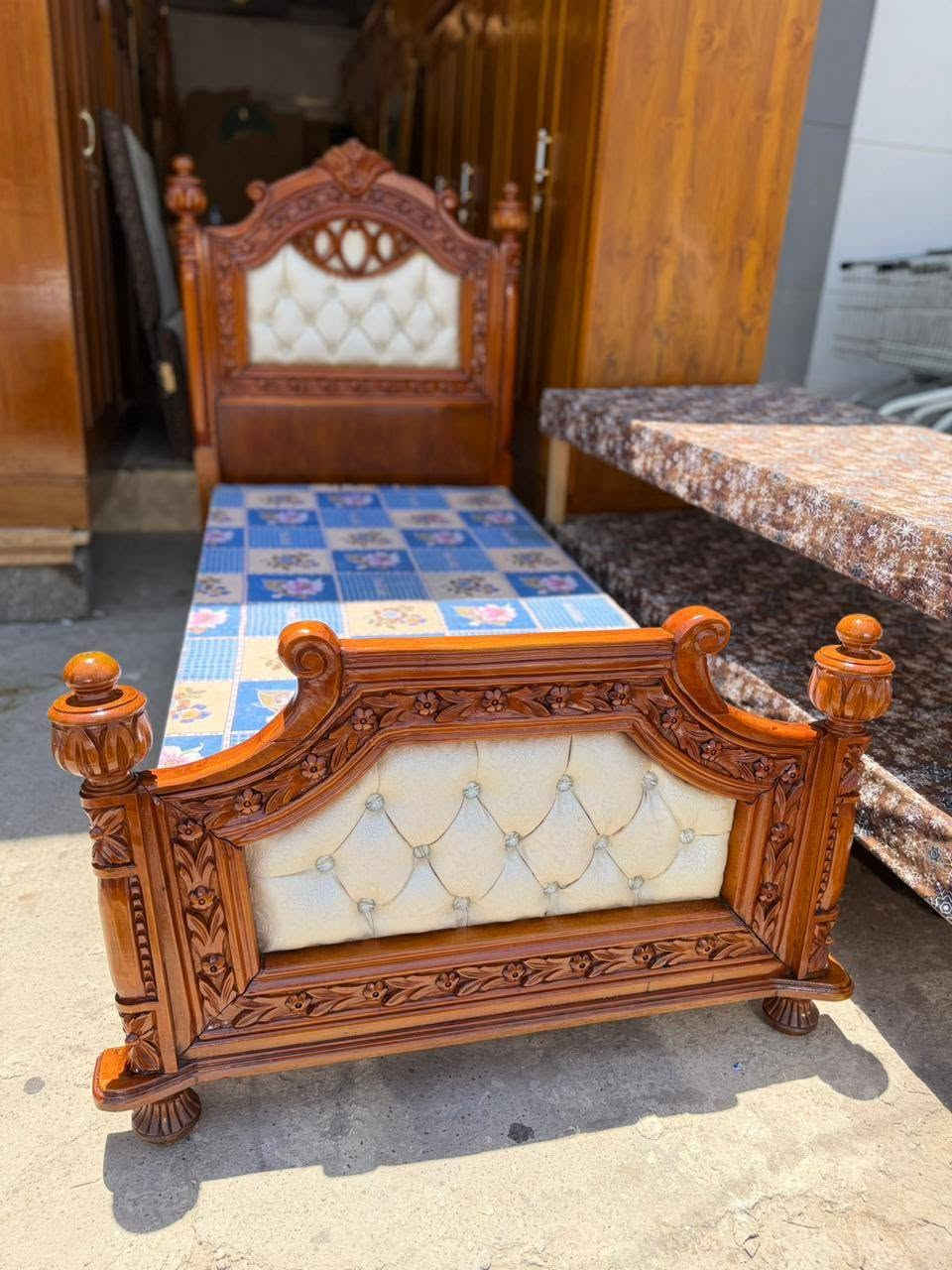 السلام عليكم ✋
عرض خاص ومغري بس 125 قفل بدون معامله🔒 
توفر لدينا من جديد تخت نفر عدد واحد شغل درجه اولى زان مصري 💥 
للاستفسار وتساب *********** مباشر💪 *********** النظافة 💯💯🦅 
مستعدون لشراء غرف النوم والقناصير المستخدمة 🌿
