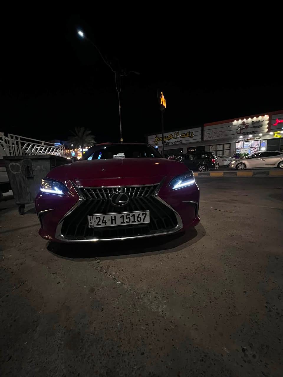 السلام عليكم
لكززes350

موديل21
رقم دهوك 
محرك V6
فول مواصفات واحد ع واحد 
ميحتاج اذكرها معروفه
ضررها فقط جوه الرقم الخلفي 
سيارة جاهزه مناقصها اي شي
سعرها 260وبيها مجال 
مكانها تكريت 
***********
