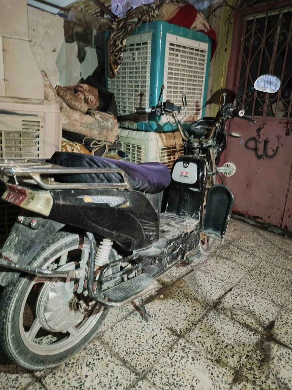 السلام عليكم موطور هارلي للبيع
بطاريات فول  شغال  السعرر 250 وبي مجال قليل  *********** للستفسار الاتصال
