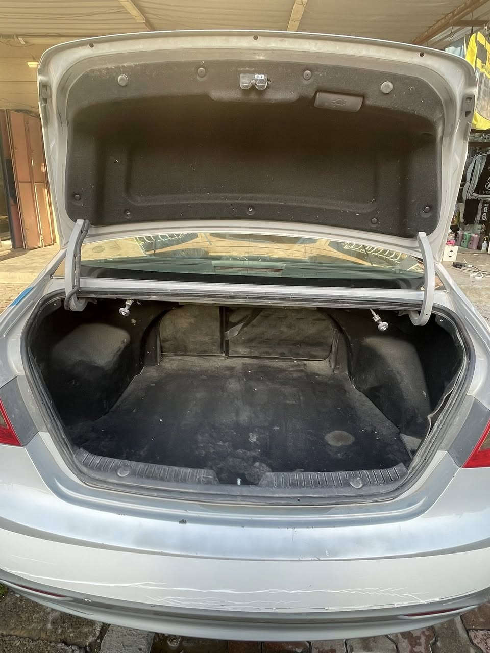 سوناتا 2011 وارد امريكي رقم كركوك تحويل مباشر ضرر جاملق ليمن لمامي بدون دواخل سياره جديده متصرف عليه الف جاهزه من كلشي مواصفات سياره تنته بصمت بيبان وجنطه بصمت تشغيل تدفئه بلكشانهً تبريد قطعتين تبريد وتدفىهً شرط  تخم تاير جديد مناقصه برقي مكان سياره تكريت سعر ١١٠ وبيه مجال وحياكم الله (ملاحضه ممتواجد عنت اتصل وتلل ***********
