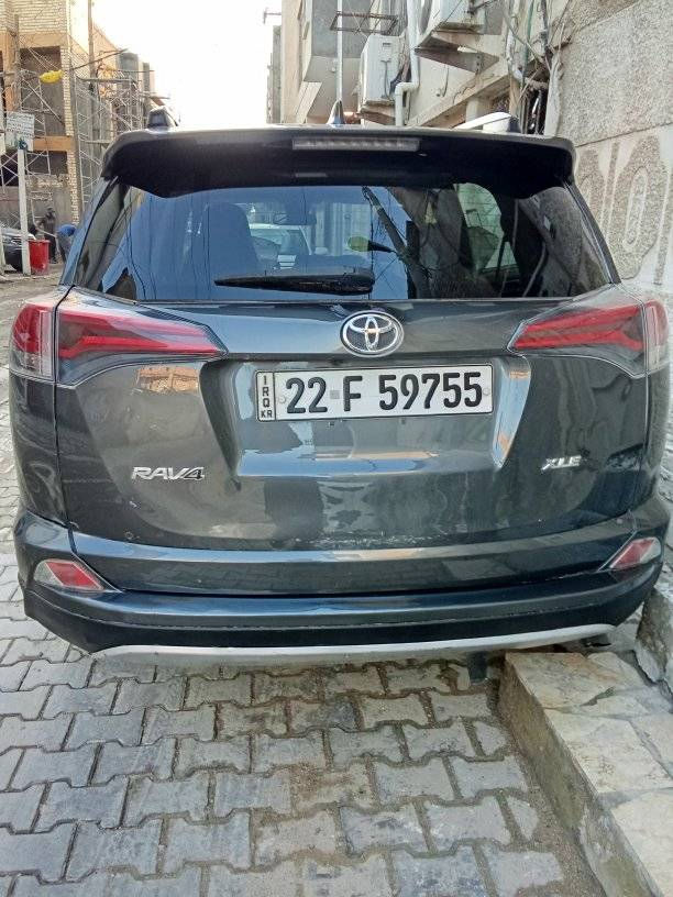 للبيع راف 4 موديل 2017 ياباني وارد امريكي..ماشية 71 الف ميل..لون نفطي..السعر 165..
***********
