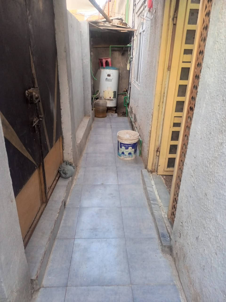 🏠✨ للإيجار – بيت  100م ✨🏠

📍 المواصفات:
🛋️ استقبال مرتب
🏢 صالة عدد1
🛏️ غرف عدد 2
🚿 مجموعة صحيات متكاملة
🍽️ مطبخ جاهز
🌤️ 
💼 

الموقع:  الاسكان قرب مدارس المناهل الاهلية

📞 للاستفسار: ***********
